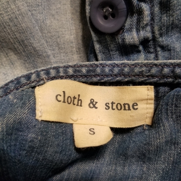 Cloth and Stone Back Buttons Chambray Top Sz Small Women's - Picture 6 of 7